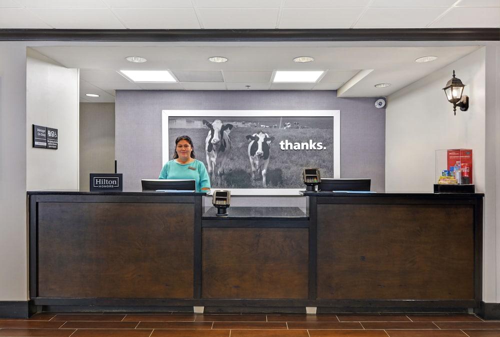 Hampton Inn Overland Park Dış mekan fotoğraf