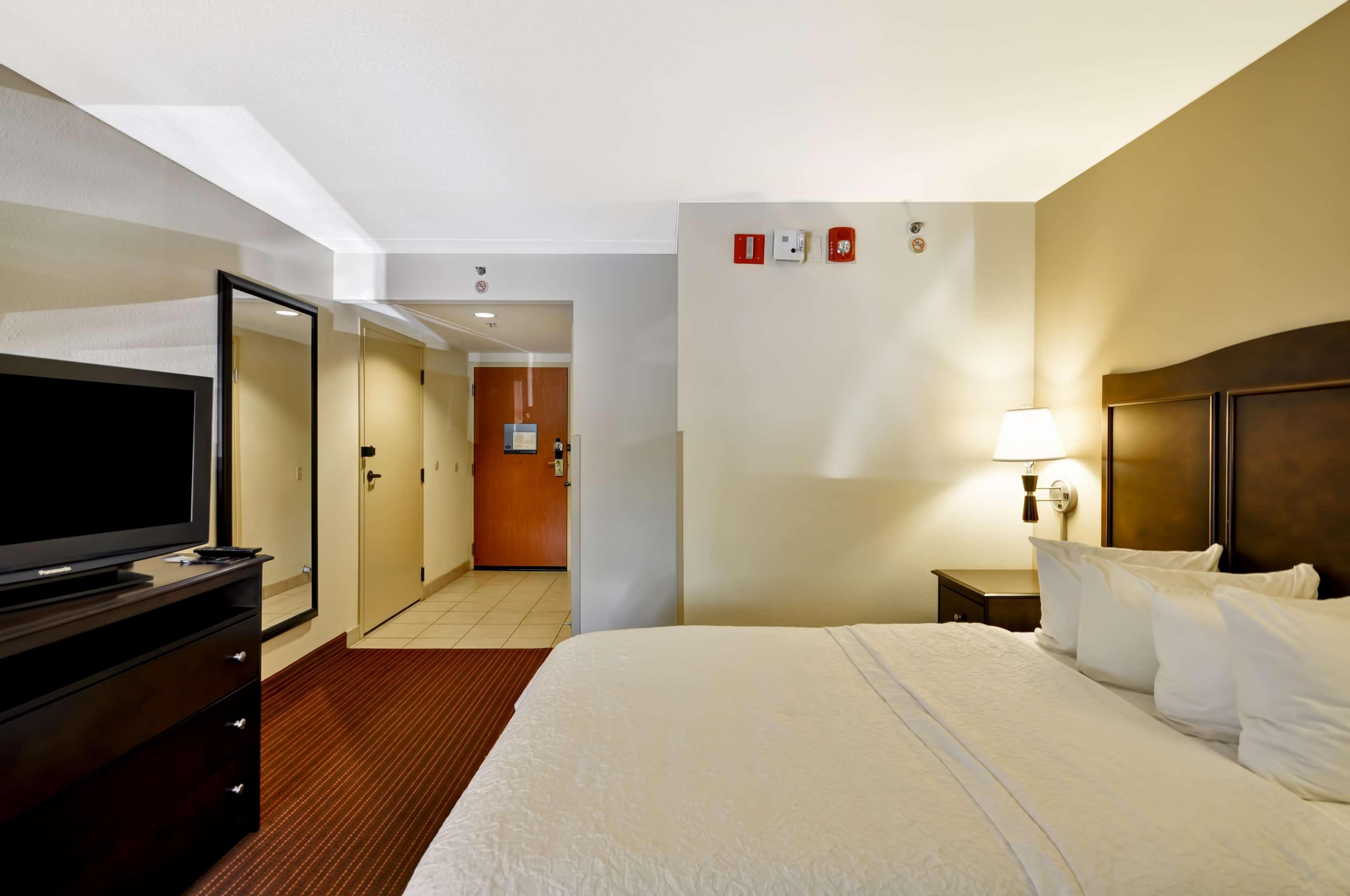 Hampton Inn Overland Park Dış mekan fotoğraf