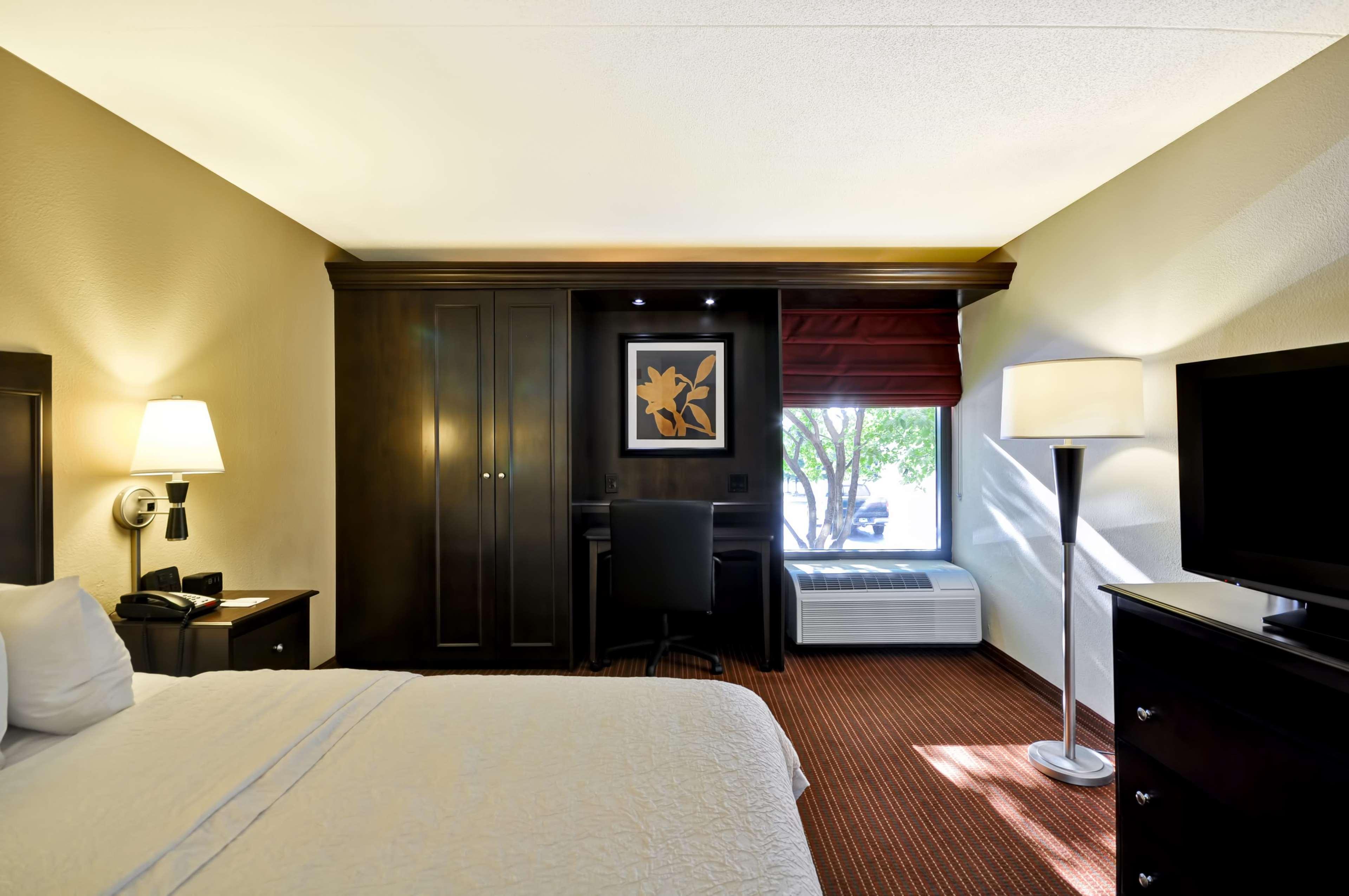 Hampton Inn Overland Park Dış mekan fotoğraf