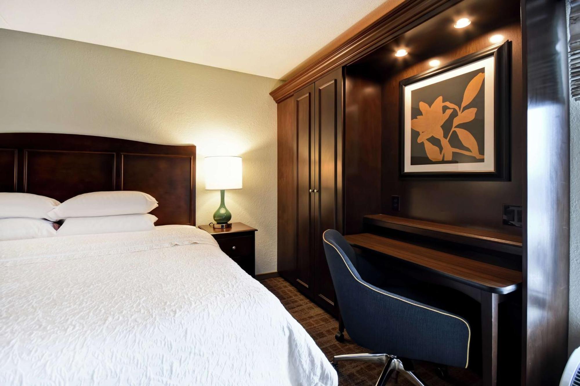 Hampton Inn Overland Park Dış mekan fotoğraf